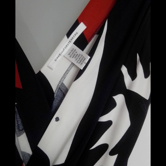 DVF mini wrap front dress 4 - Picture 2 of 2